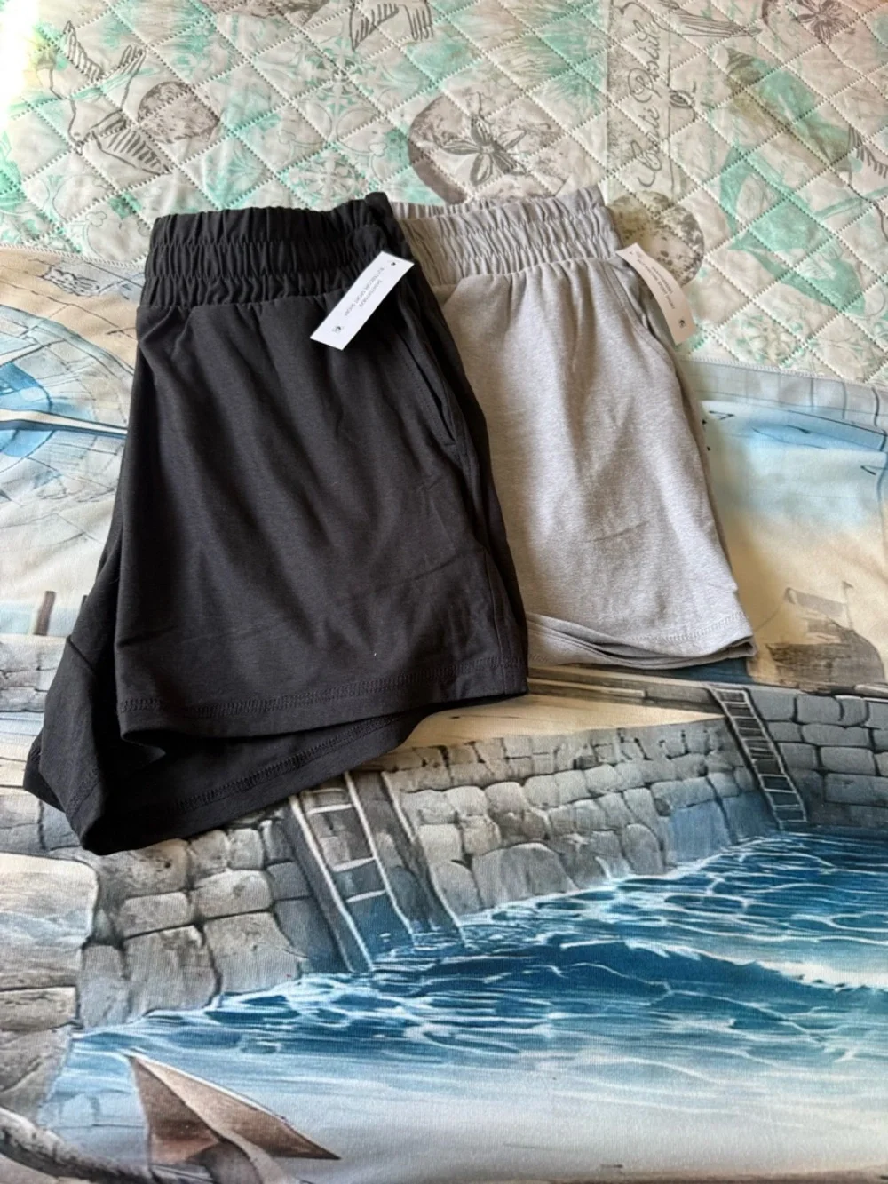 NWT Buttercore Elastic Waist Shorts Set - Black & Light Gray - Picture 3 of 15